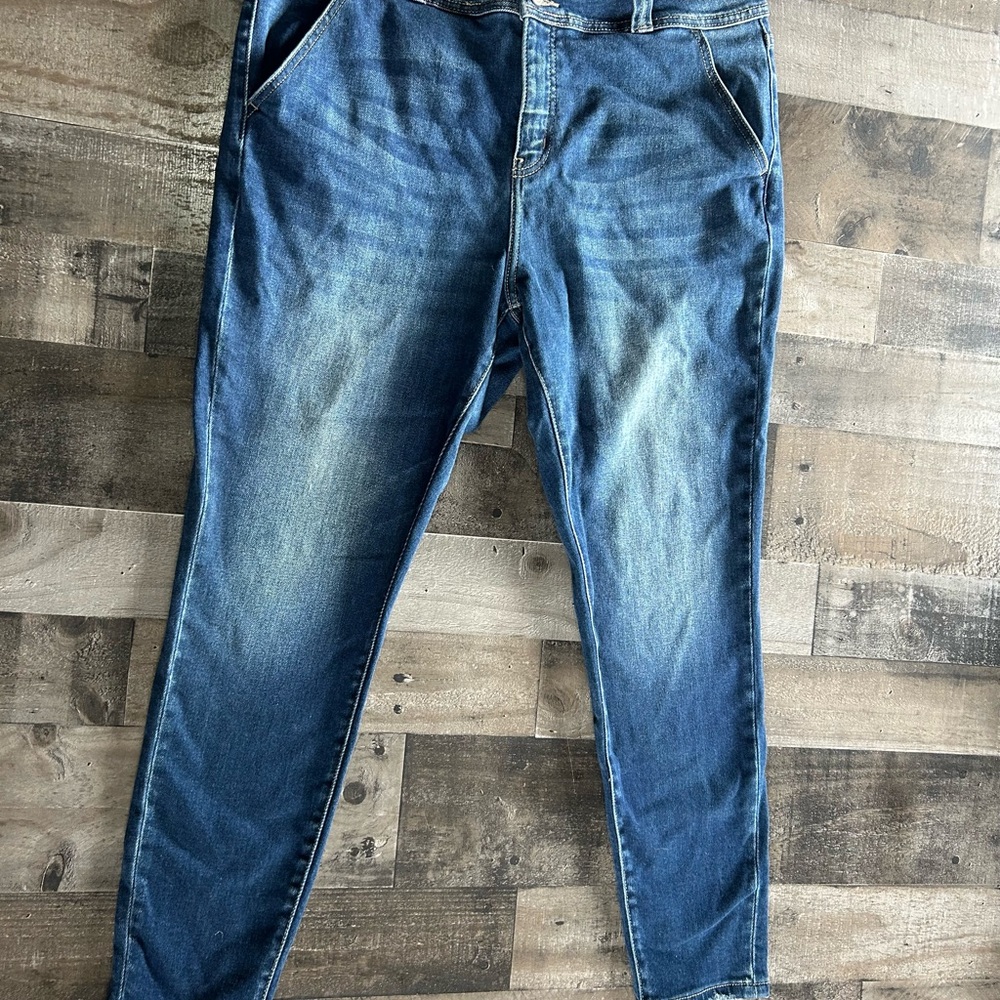 KanCan Women's Skinny Jeans in Blue Washed Denim